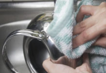 Çaydanlıktaki Çay Lekesi Nasıl Temizlenir