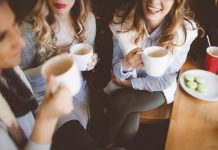 Arkadaş Ortamları İçin Kombin Önerileri