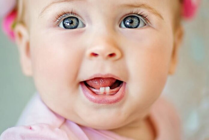 Bebeklerde Diş Temizliği