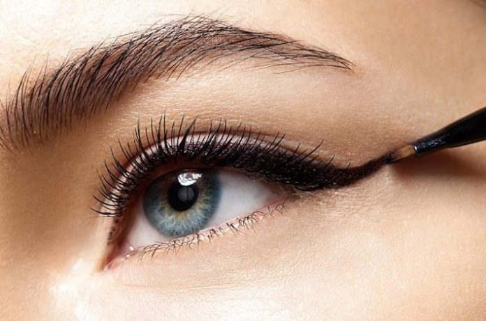 Eyeliner Nasıl Sürülür